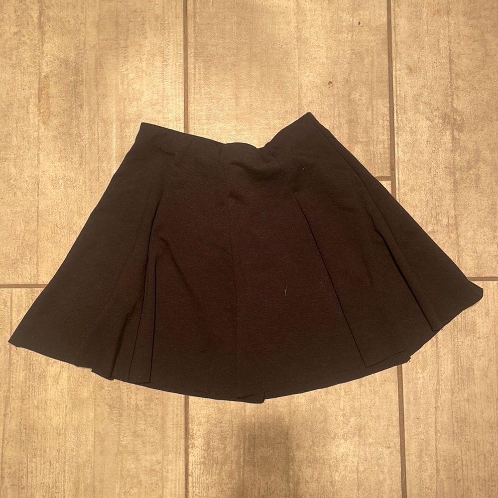 cute pleated black skirt